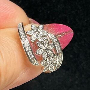 Pretty Floral Silver Ring-split band
